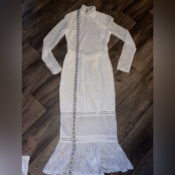 NWOT PLT White Embroidered Lace Long Sleeved Backless Bodycon Midi Dress - Picture 12 of 16